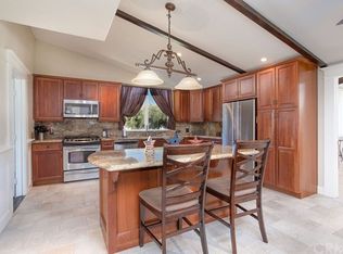 194 W Pinehurst Ct, San Bernardino, CA 92407