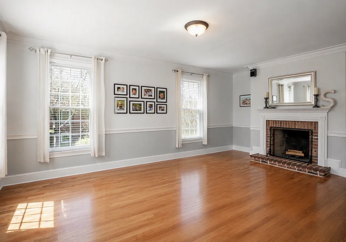 4 bed, 2275 sqft, $4,400 — Photo 2