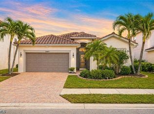2469 Heydon Cir E, Naples, FL 34120