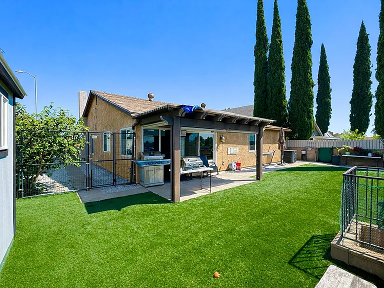 11493 Lev Ave — Photo 24