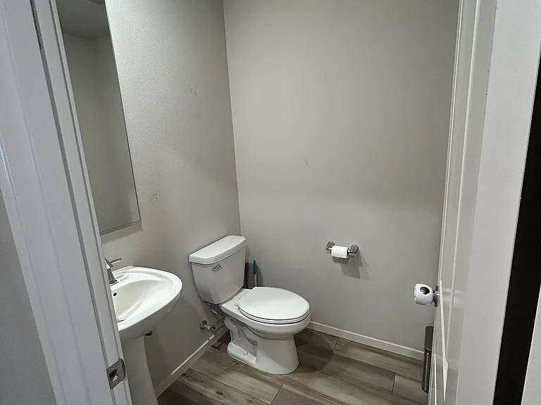 602 Pickering Ln — Photo 40