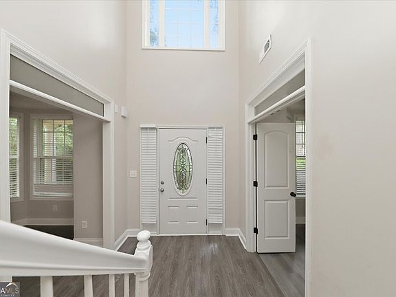 4th image of 3011 Sarah Ln