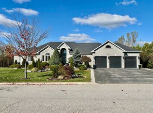 42 Deer Ridge Rd, Uxbridge, ON L0C 1A0