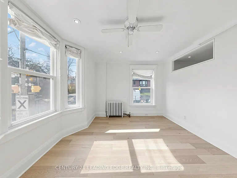 679 Woodbine Ave E #2 — Photo 12