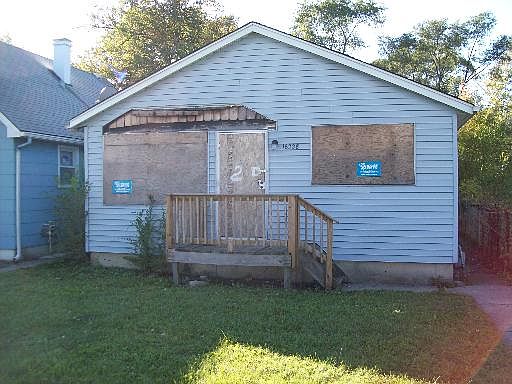 1st image of 16228 S Woodbridge Ave