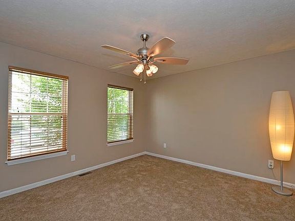 3rd image of 612 Wood Bluff Ln