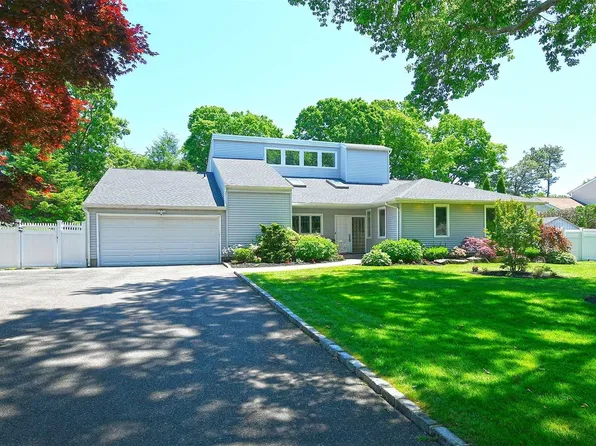 18 Shoreham Drive, Dix Hills, NY 11746