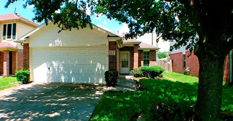 1st image of 1115 Willow West Dr