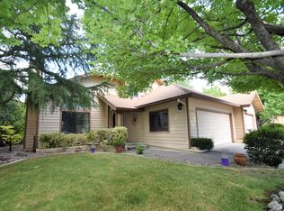 1827 Gold Hills Dr, Redding, CA 96003