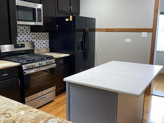 3rd image of 3626 W Cornelia Ave APT 2