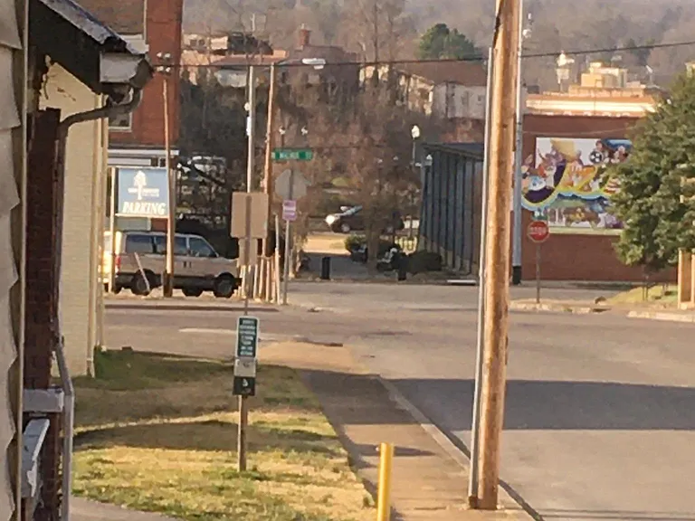 Short walk. 2-3 blocks to Downtown Restaurants & Shopping in Downtown Johnson City Tennessee