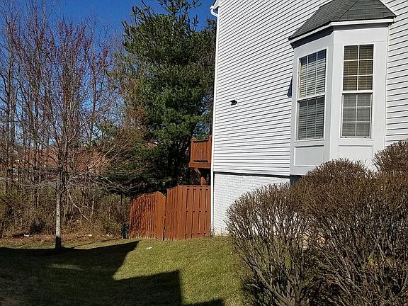 3rd image of 1812 Goldsborough Ln
