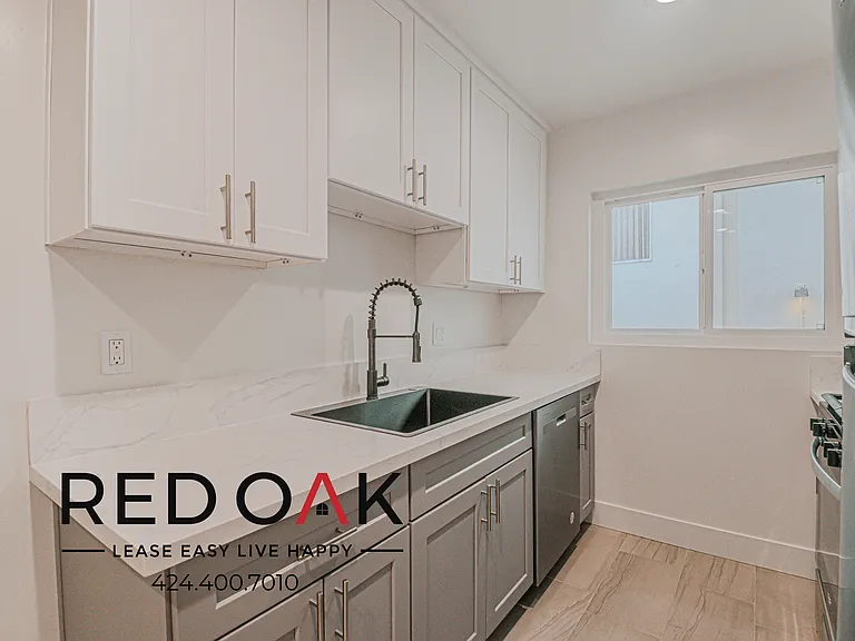 120 S Oxford Ave #8 — Photo 9