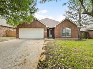 512 Olive St, Crowley, TX 76036