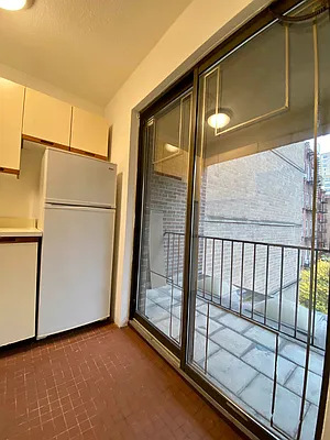 Rented by Avenues Real Estate | media 27