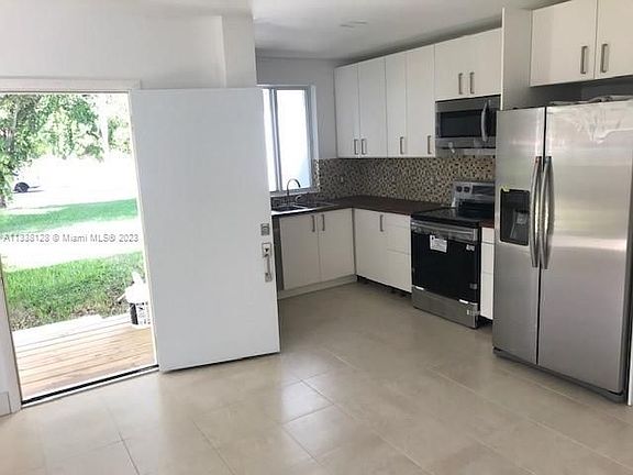 4th image of 1450 NE 147th St #56