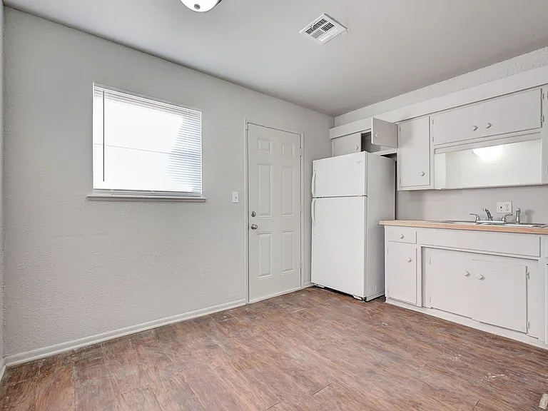1528 SE 49th Ter — Photo 11