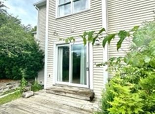 2 Salem Pl, Amherst, MA 01002