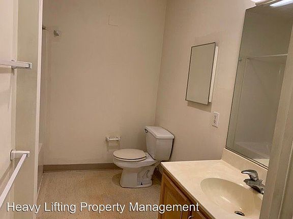 4th image of 1312 Derry St APT 301