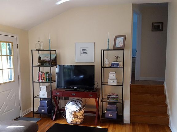 3rd image of 2843 Whitewood St