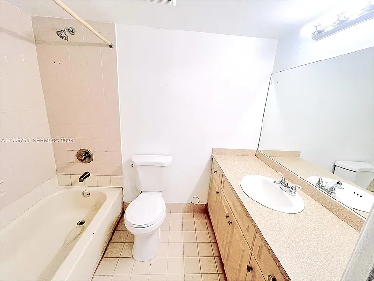 2740 W 63rd St #104 — Photo 25