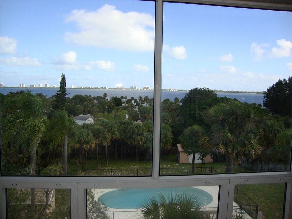 1st image of 4233 NE Skyline Dr