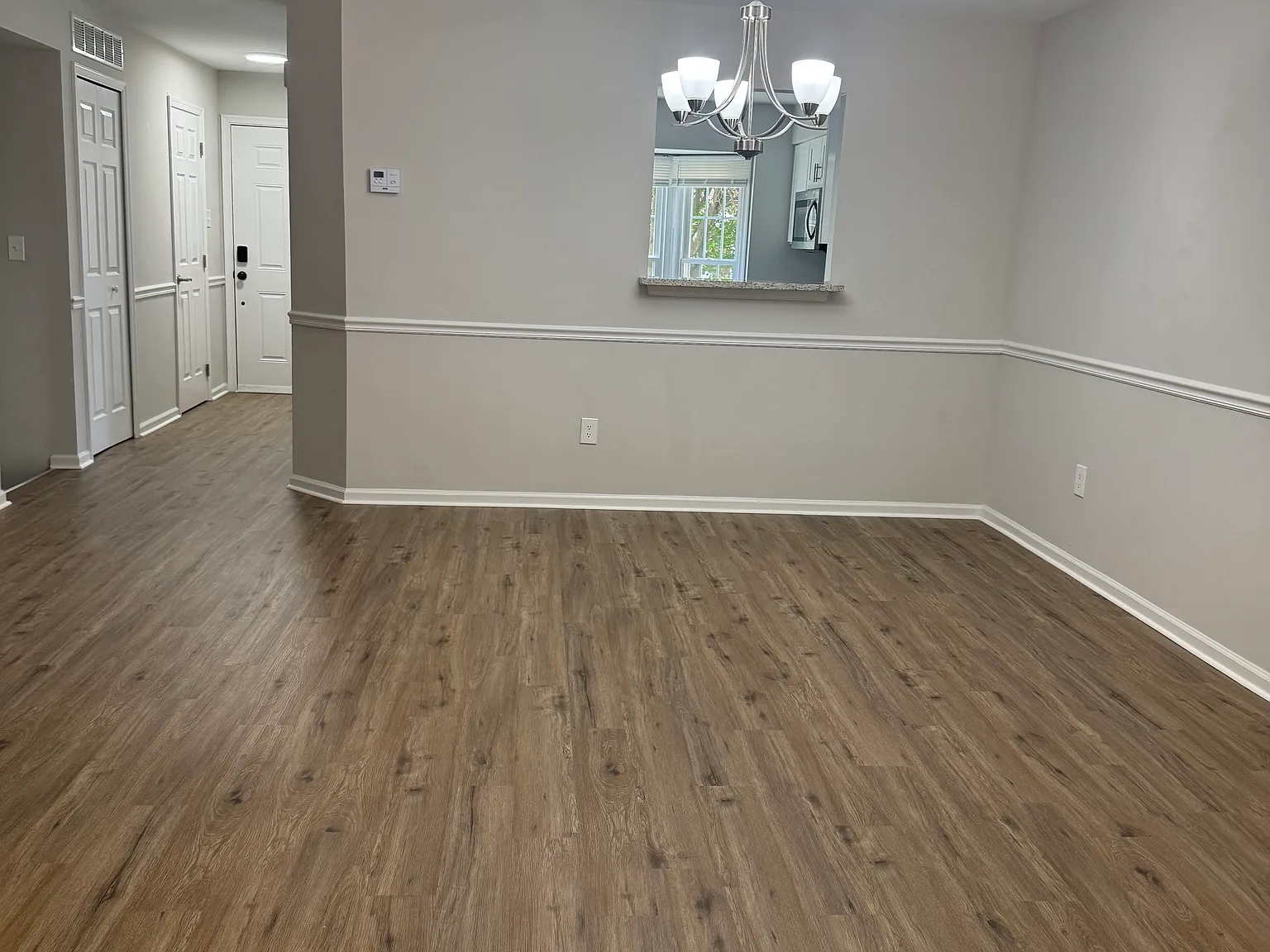3 bed, 2.5 bath, 1940 sqft, $2,500 — Photo 3