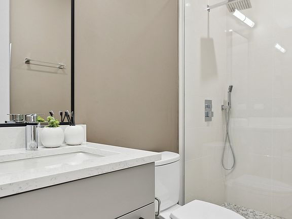 5th image of 3352 N Ashland Ave #1S