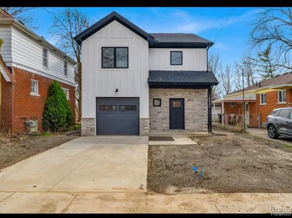 18022 Elizabeth St, Roseville, MI 48066