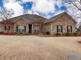 108 Smoketree Dr, Huntsville, AL 35811
