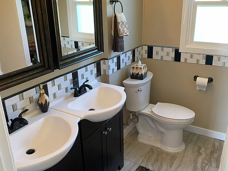 1410 Townsend Ct — Photo 8