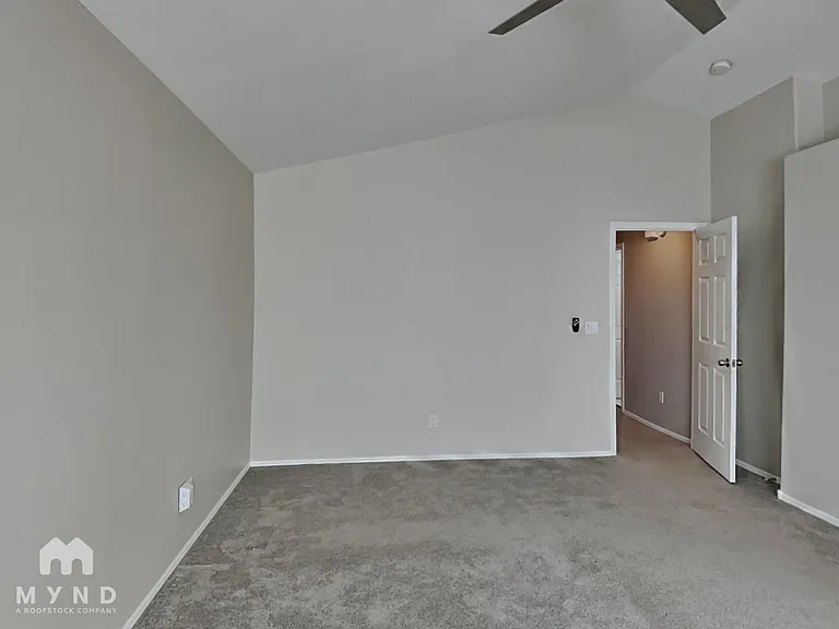 1616 Scenic Peak — Photo 7