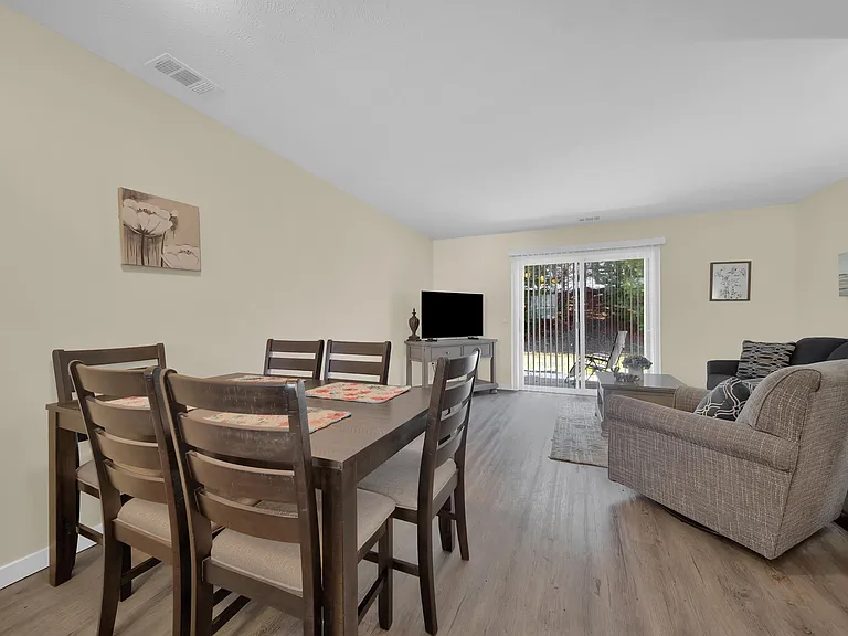 3835-3906 Vale Dr — Photo 1