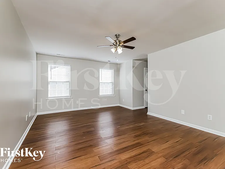 6221 Elderbush Dr — Photo 8