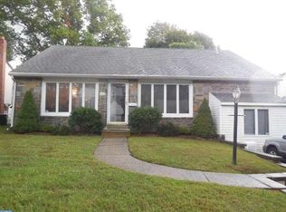 346 Windsor Park Ln, Havertown, PA 19083
