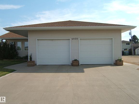 3rd image of 4825 59th Ave
