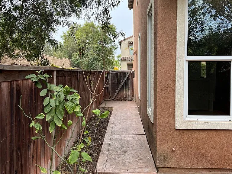 13561 Lavender Way — Photo 30