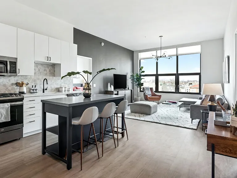 Logan Apartments — Photo 41