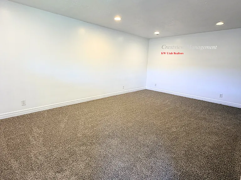 Washington Terrace 8-Plex — Photo 20