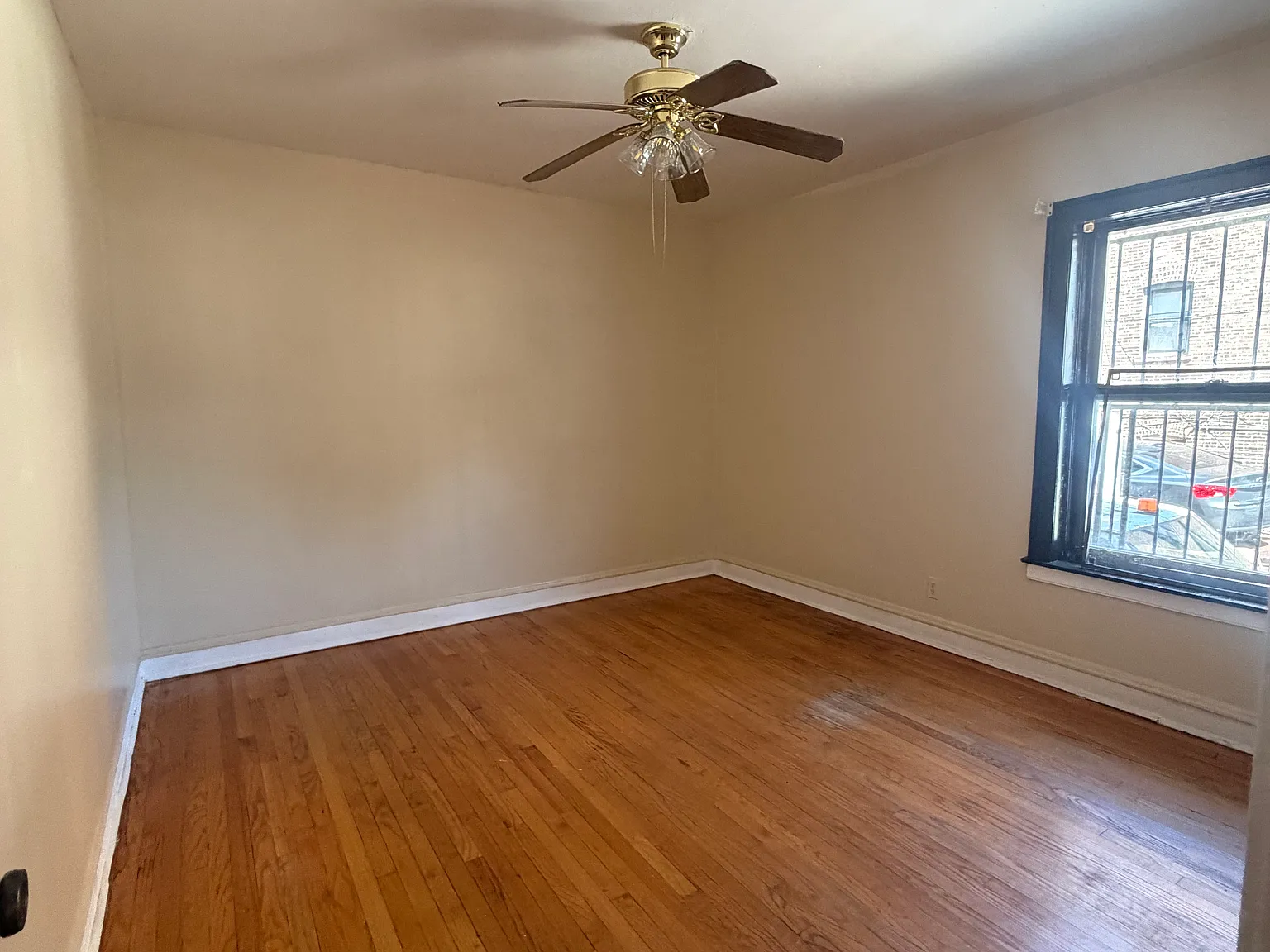 1 bed, 800 sqft, $1,300 — Photo 3
