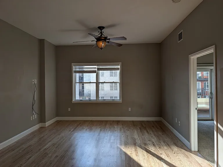 1950 N Logan St #914 — Photo 6