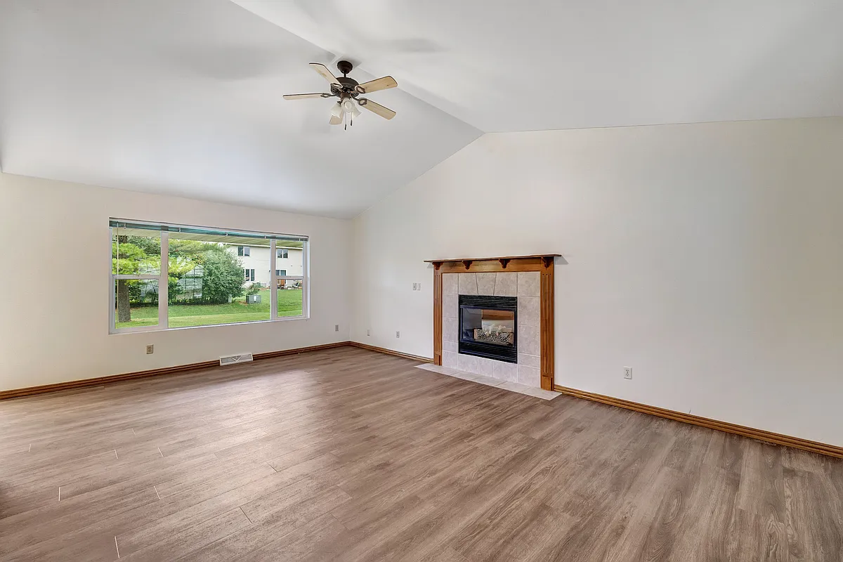 Building Photo - 210 Cavil Way