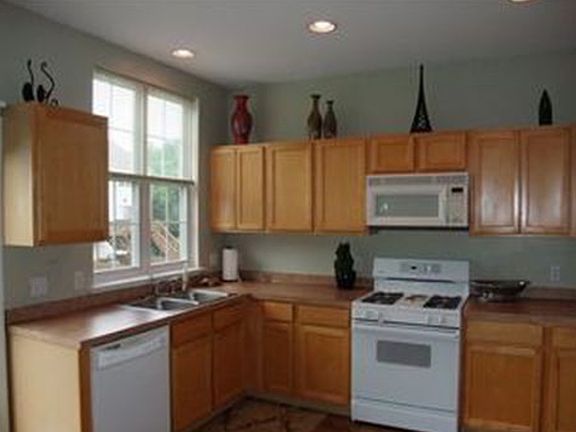 2nd image of 10 Kerry Ct