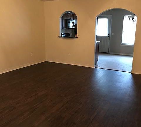 2nd image of 1113 W Berkeley Ave