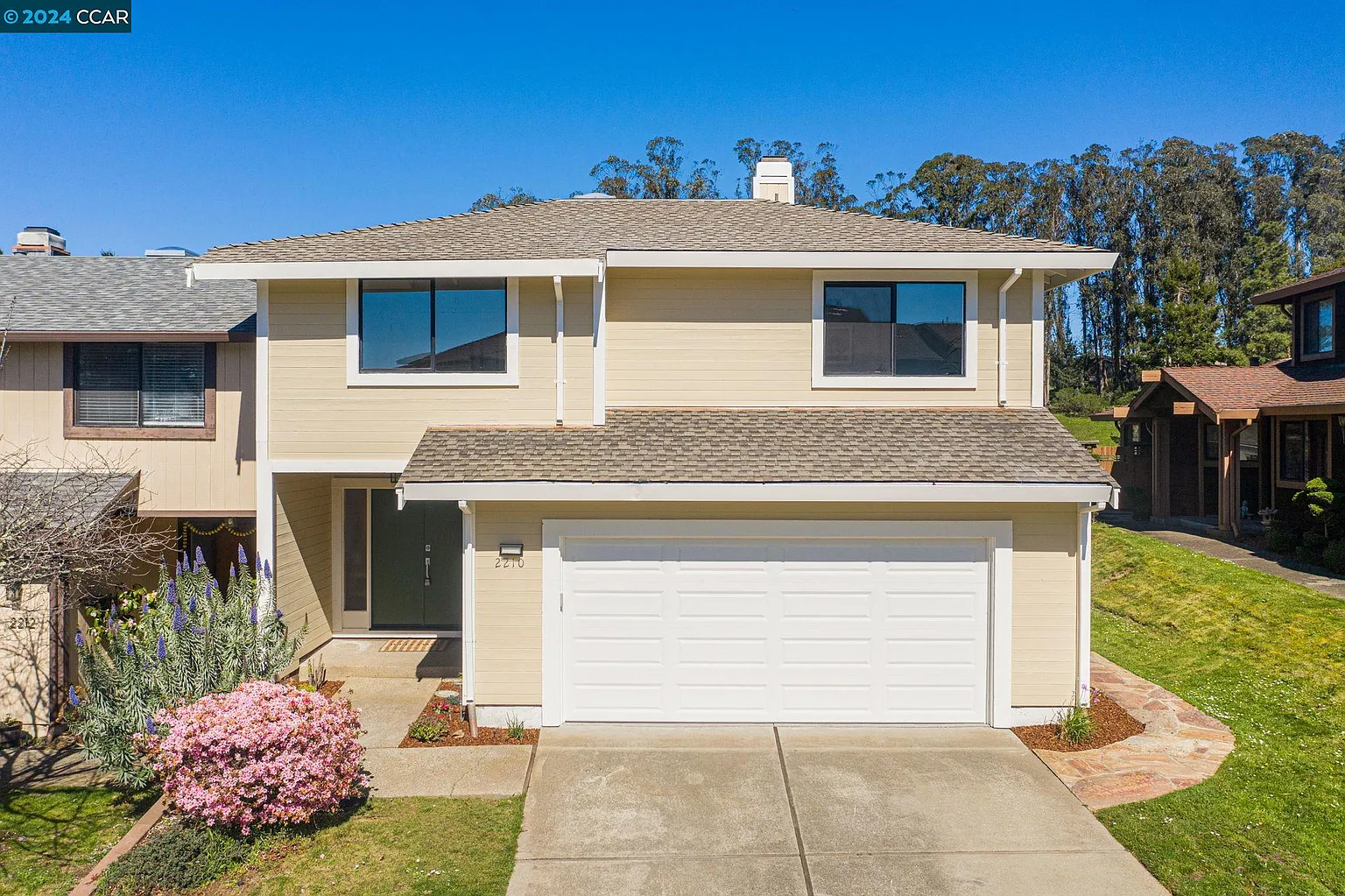 2210 Pinehurst Ct photo 1