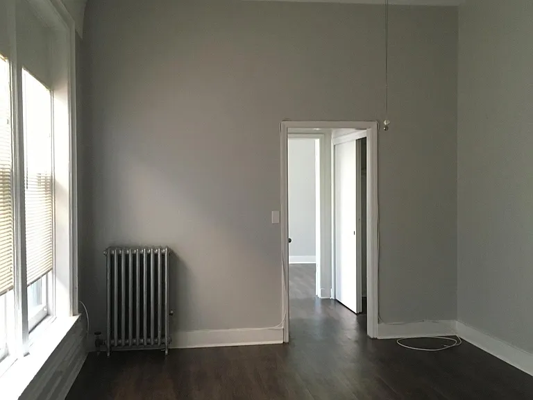 2717 N Pine Grove Ave #202 — Photo 2