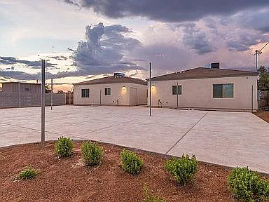 4 bed, 1560 sqft, $4,000 — Photo 2