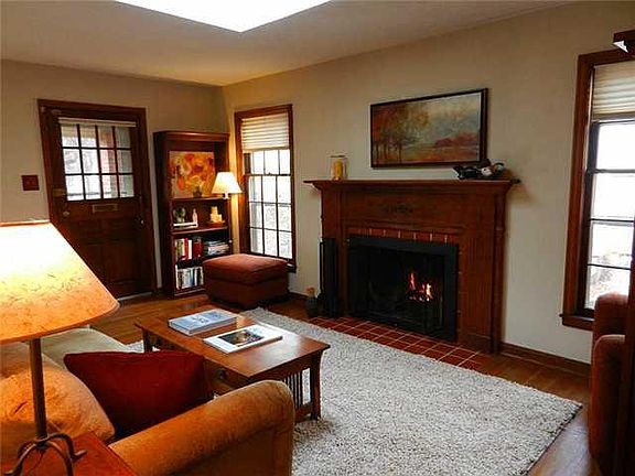 4th image of 5943 N Winthrop Ave