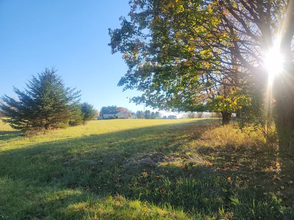 1195 Hidden Valley Dr, Varna, IL 61375