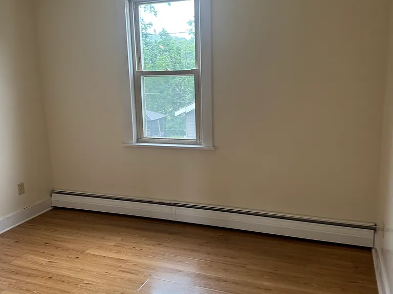 17 Cross St #1 — Photo 3